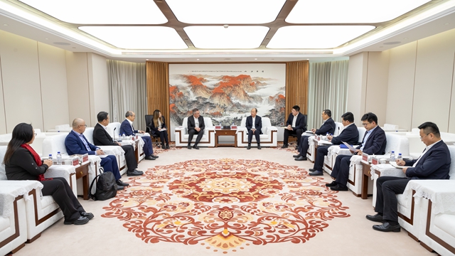 莫鼎革與安哥拉駐華大使內(nèi)圖、Sonangol代表團(tuán)舉行會(huì)談