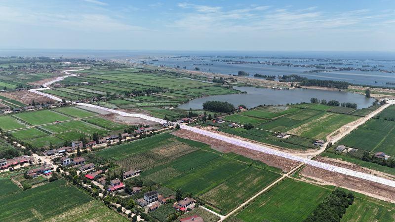 2024年7月，公司搶建團(tuán)洲垸險(xiǎn)情第三道防線